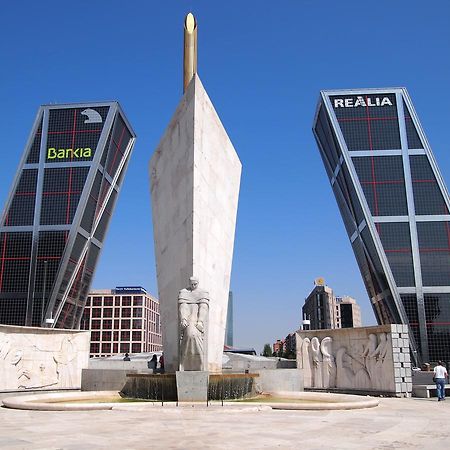 Atico Puerta De Europa Lägenhet Madrid Exteriör bild
