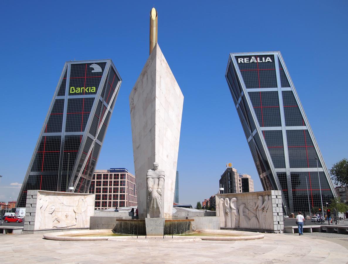 Atico Puerta De Europa Lägenhet Madrid Exteriör bild