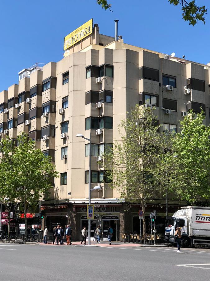 Atico Puerta De Europa Lägenhet Madrid Exteriör bild